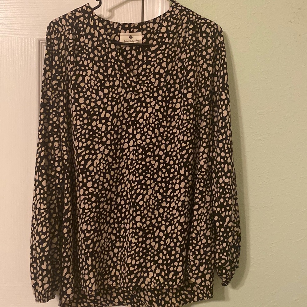 Women’s blouse Size: L